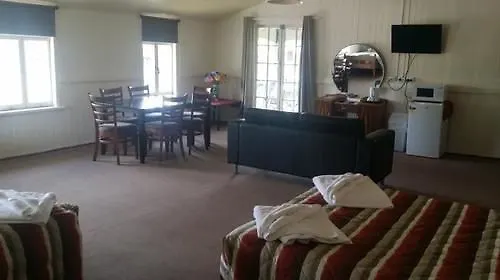 ***  Maleny Hotel Australia